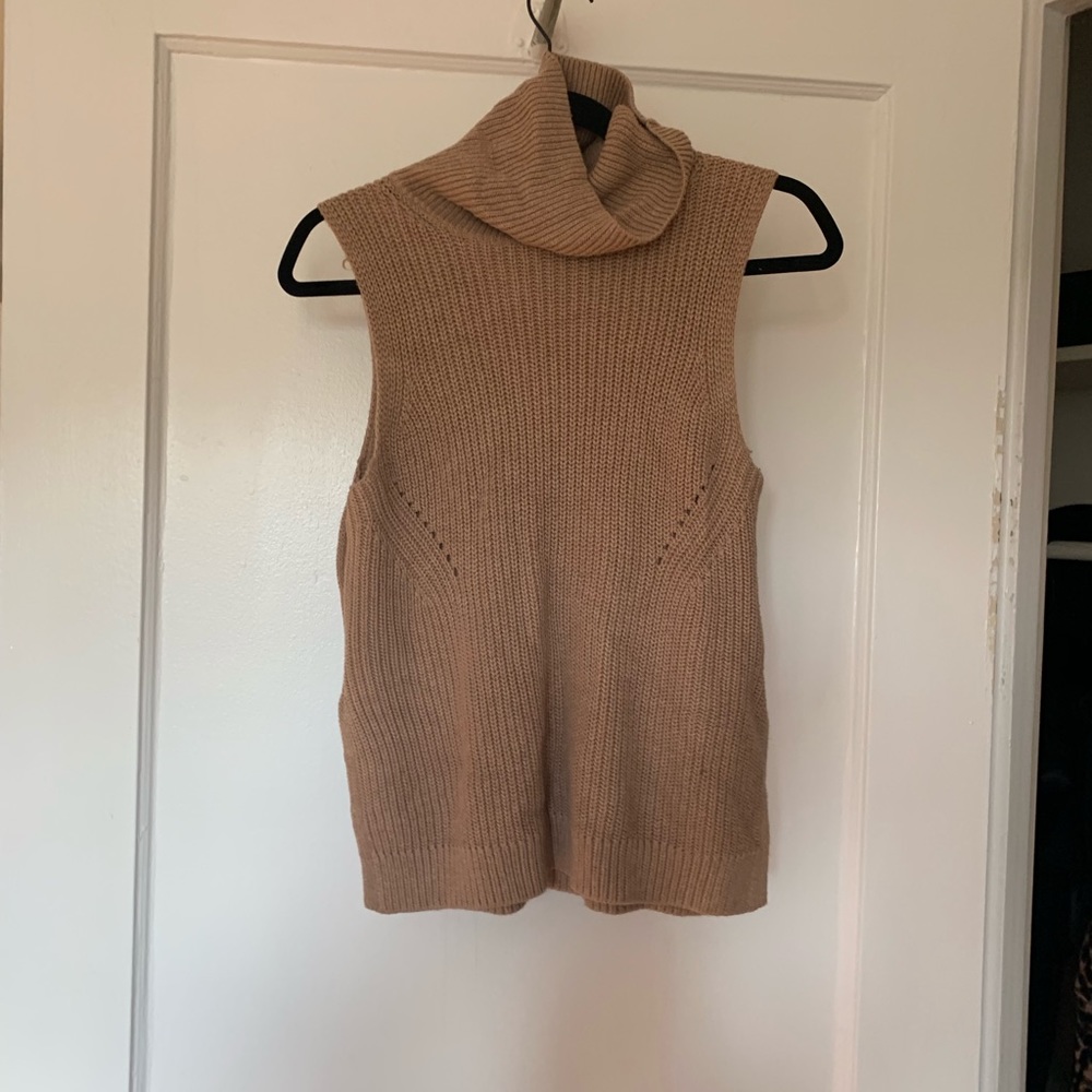 Abercrombie & Fitch gently used sweater tank !!